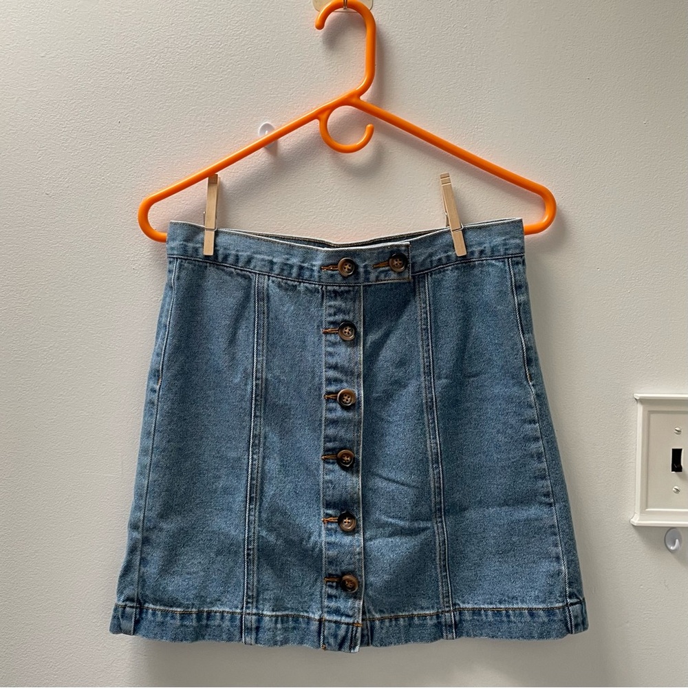Forever 21 Denim A-Line Mini Skirt Size Small 
Blue Jean Skirt